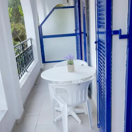 Athina Апартаменты *