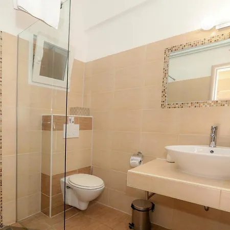 Athina Kato Korakiana