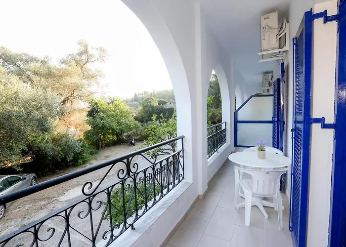 Athina Apartment *